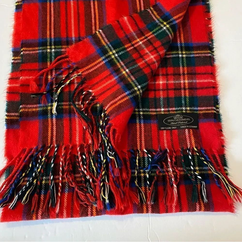 red green Christmas plaid 100% cashmere scarf tailored made in Germany 12x68